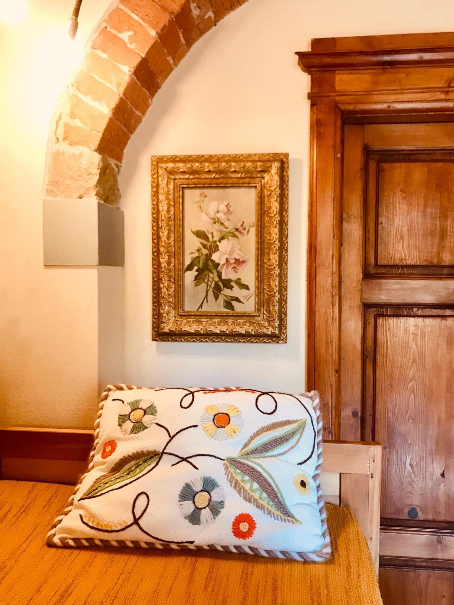 Agriturismo La Palazzina Palaia Ruang foto
