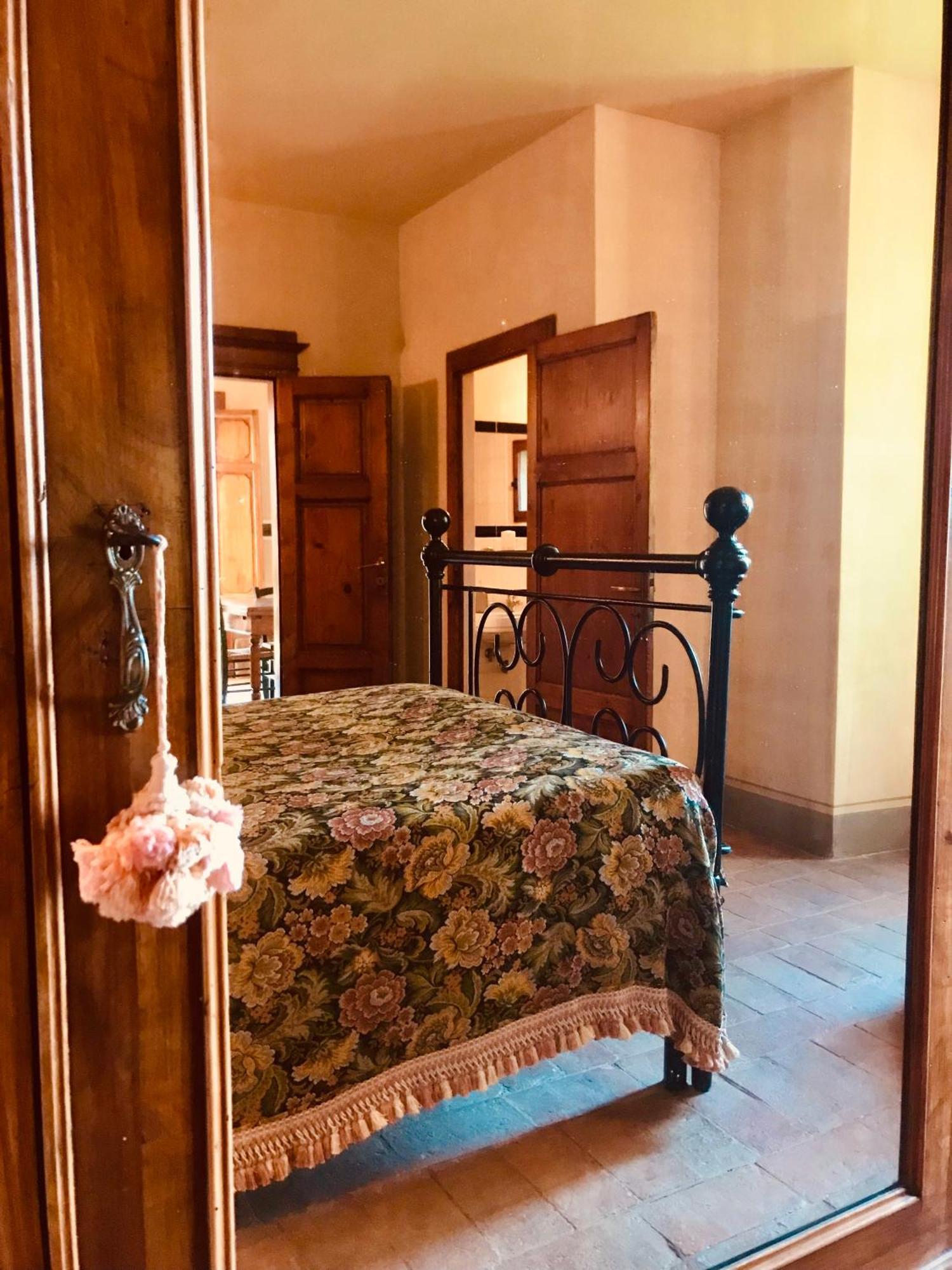 Agriturismo La Palazzina Palaia Ruang foto