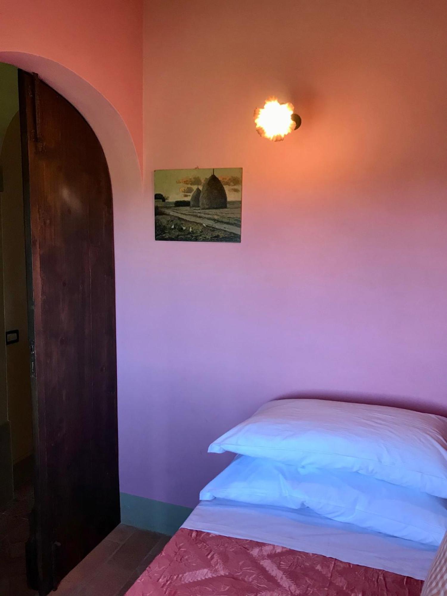 Agriturismo La Palazzina Palaia Ruang foto