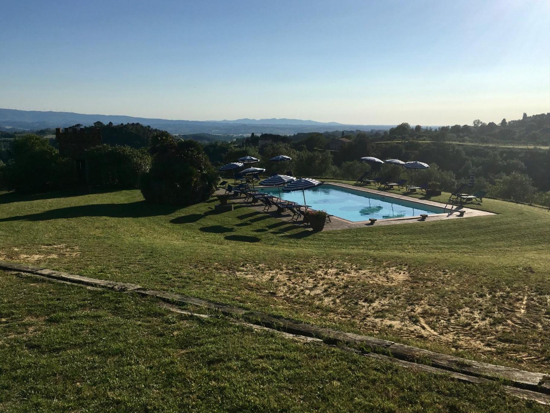 Agriturismo La Palazzina Palaia Ruang foto