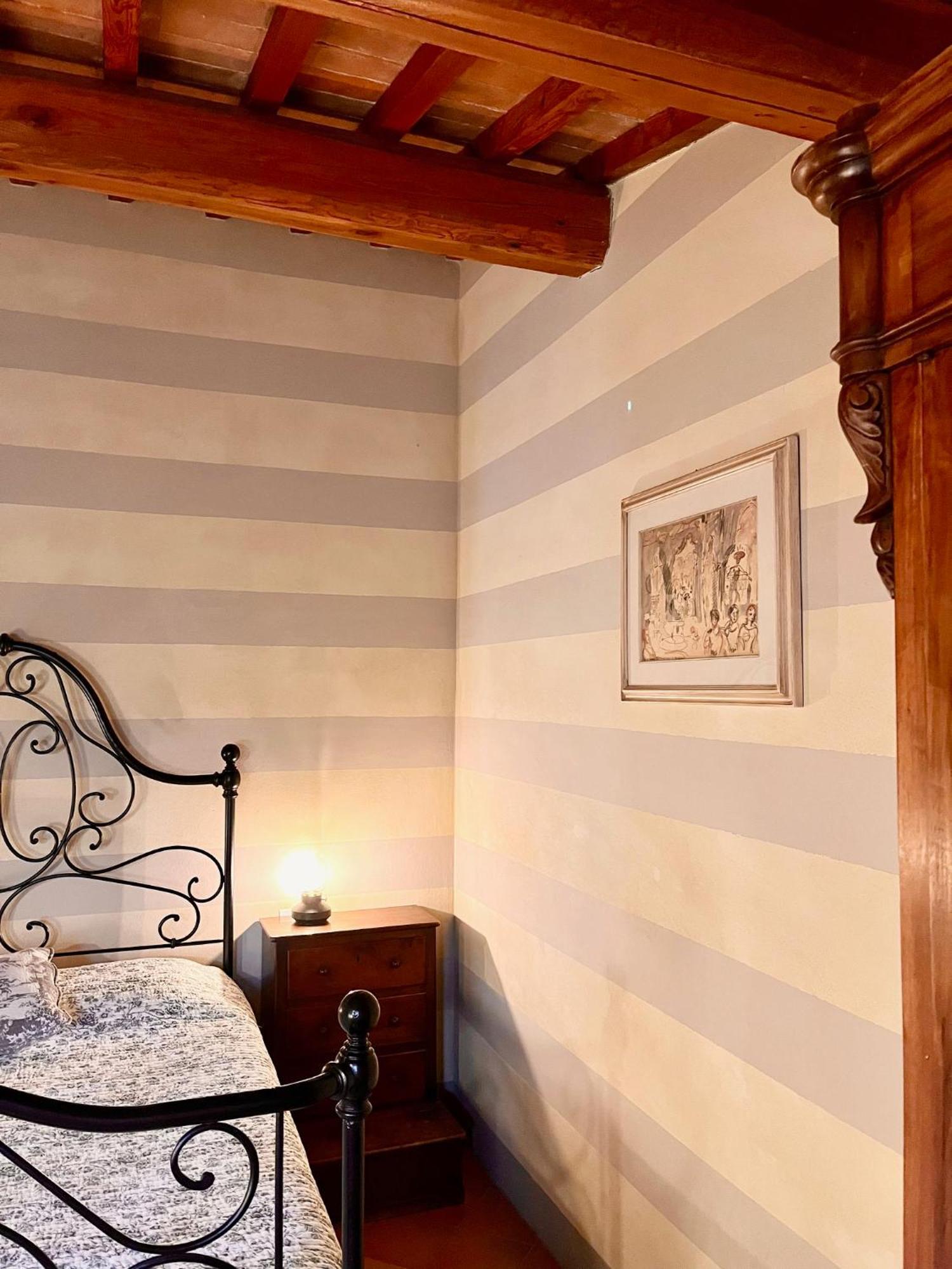 Agriturismo La Palazzina Palaia Ruang foto