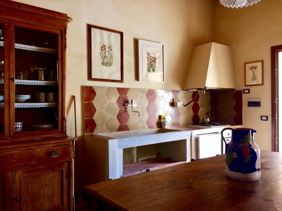 Agriturismo La Palazzina Palaia Ruang foto